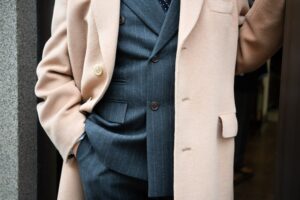 idealny garnitur pod płaszcza na zime